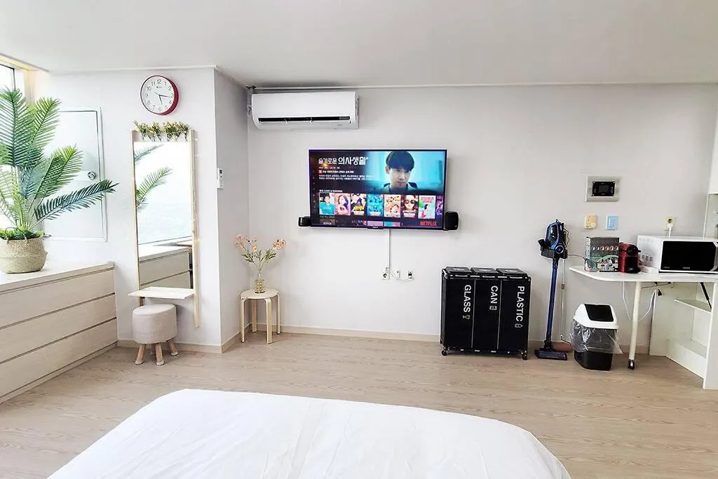 Netflix Coffee Washer Aircon - Ssangmun Stn 1 Apartment Seoul South Korea